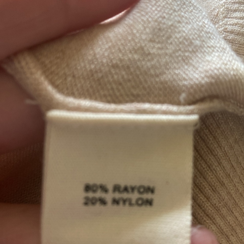 Marled Beige/Tan Heart Patterned Women's Sweater. Crew neck. Size L. - Picture 12 of 13